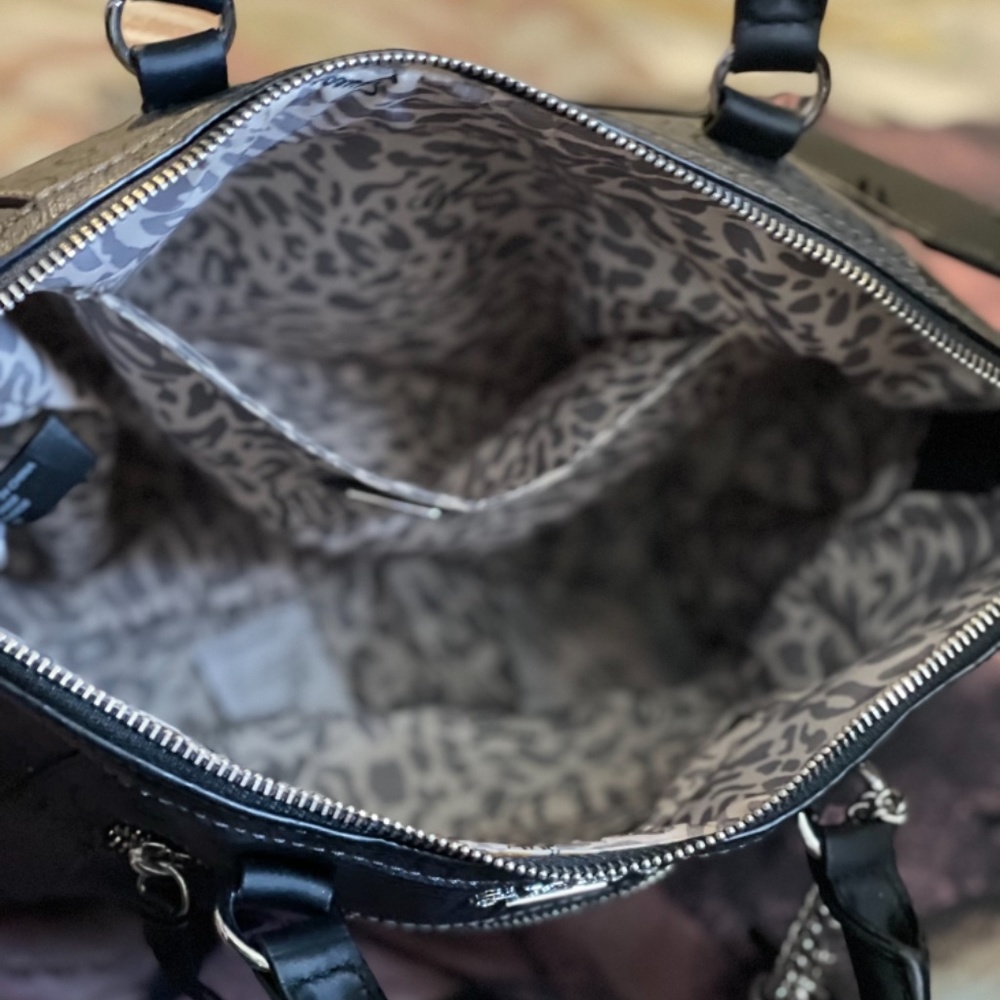 Guess Handbag - Picture 2 of 4